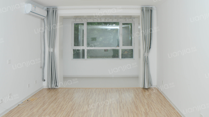 冠云路精装两居，房主靠谱，随时签约-客厅