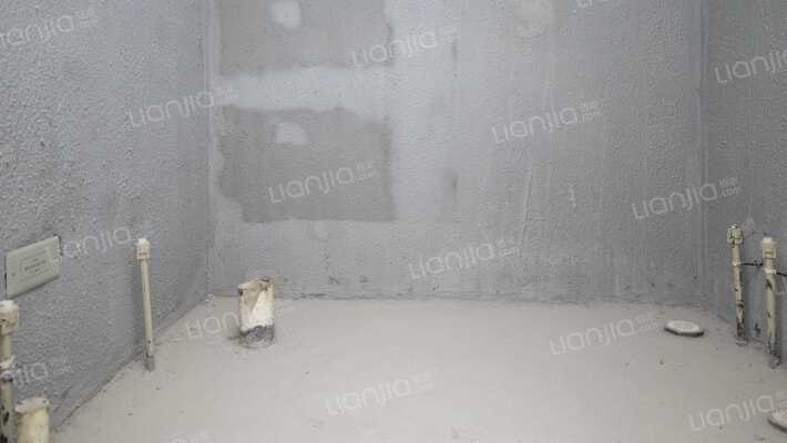 毛坯房，随意装修，房本满二税费低-卫生间