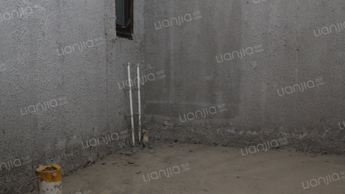 鸿坤洋房，电梯入户，带前后院子。-卫生间B