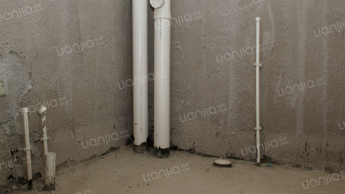 鸿坤理想湾南区 3室1厅 南-卫生间