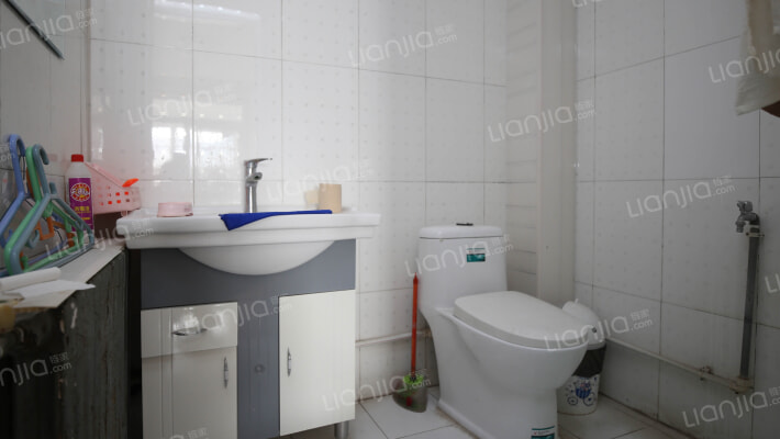 南北通透三居，通风好，采光好，明厨明卫-卫生间A