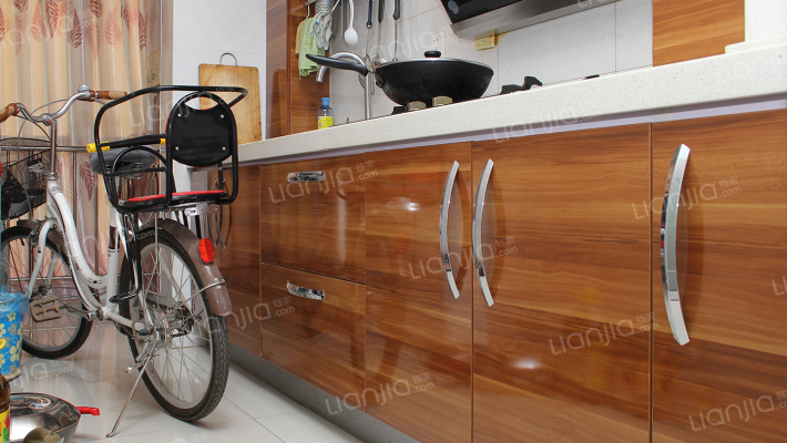 位置好，精装户型 附近配套齐全-厨房