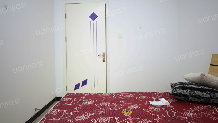 此房南北通透两居，房本快满二了，正常首付。-卧室B