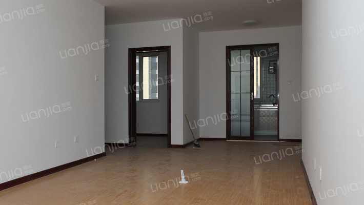 南北通透边户明卫 主卧转角窗 中楼层 无遮挡采光好-客厅