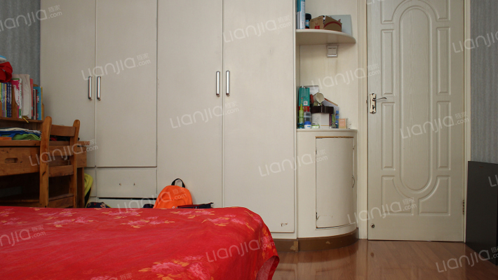 蓝天小区  120平大三居   106万可议  证满五年-卧室A