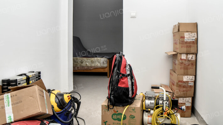 高铁新干线两居.彩光好.满二.税点低.-卧室C