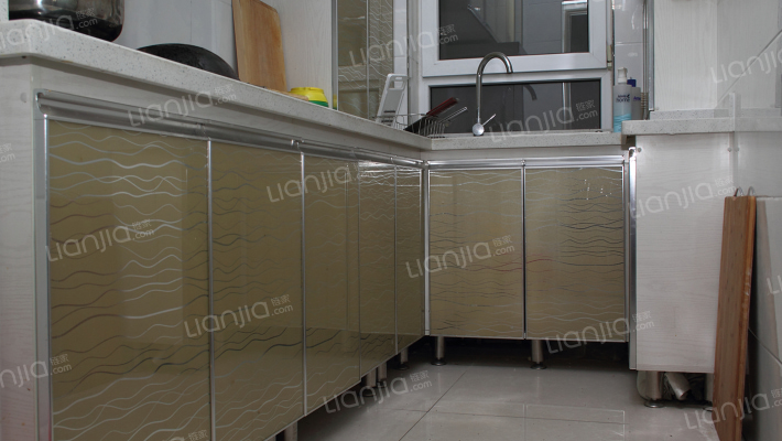 精装修 全东南三居室 中高层采光充足 带家具家电-厨房