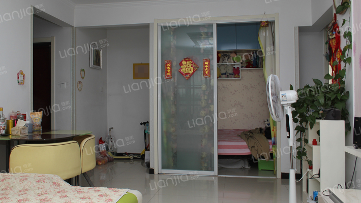 业主诚售好房，精装南北向，房本满两年，随时签约-客厅