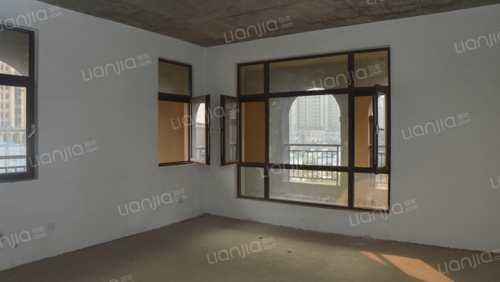 香邑溪谷原墅 下叠带大院子带车库 带地下-客厅A