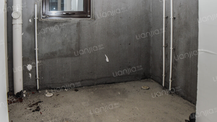 高铁东站 鸿坤理想湾一居毛坯 高楼层 景观房-卫生间