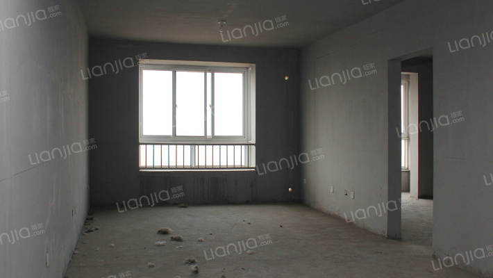 双语门口，距离范阳路838车站，钻石广场-客厅