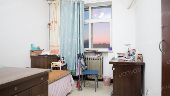 光明小区  大三居   位置好  采光好  通风好-卧室B