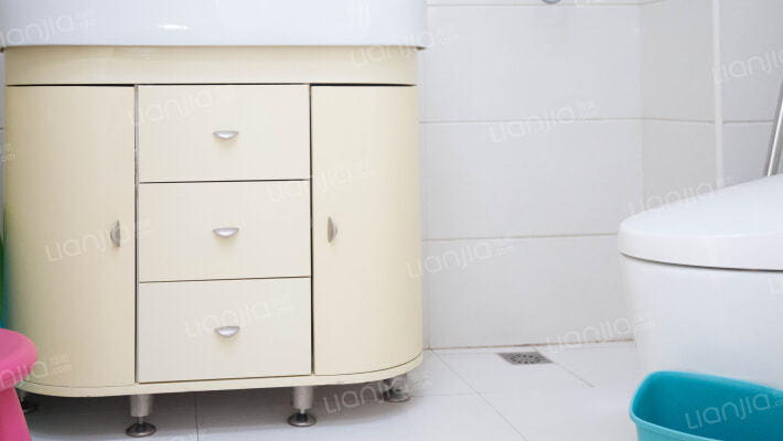 涿州开发区，双拼别墅，带大院子，房本满五，诚意出售-卫生间A