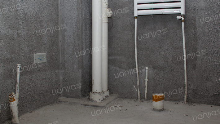 高档社区，小区环境，居住舒适，户型方正-卫生间