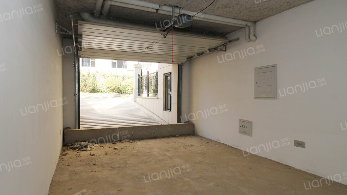 狮子城联排别墅 北入户 带下沉花园-车库