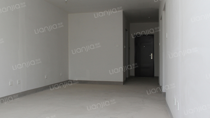 高档社区，小区环境，居住舒适，户型方正-客厅