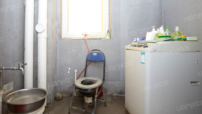 全明户型 高楼层 全天采光 诚意卖-卫生间