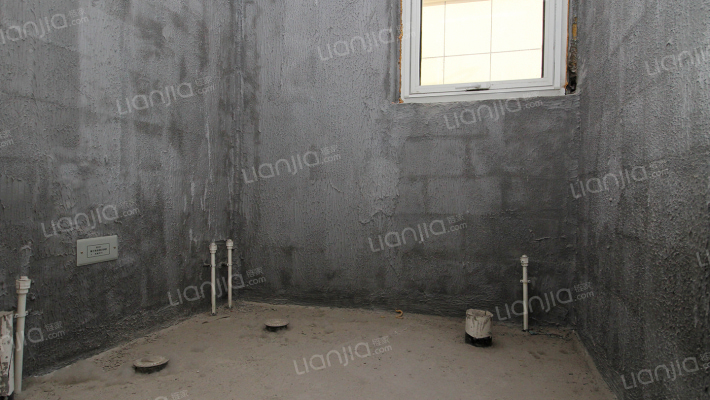 高铁板块联排别墅，满二年无尾款，无抵押-卫生间C