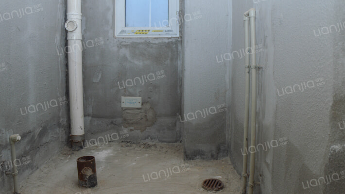 新加坡花园 两室 53平得53地下 共106平-卫生间A