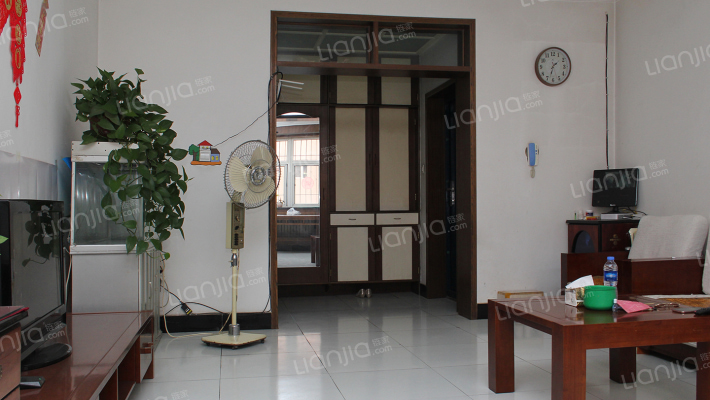 房本儿满五，南北通透双卫，单位住房没有公摊面-客厅