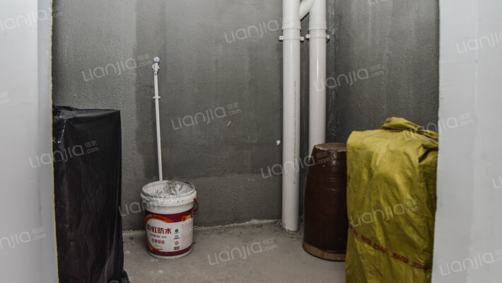 高铁新干线两居.彩光好.满二.税点低.-卫生间