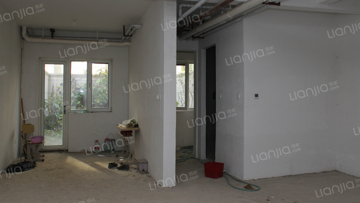 K2狮子城北区 4室2厅 南 北-客厅B