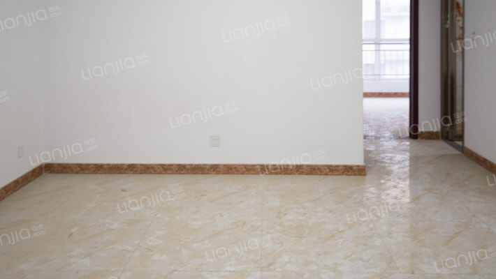 电梯房 好楼层 采光视野好 朝南两居室 校园 出行方便-客厅