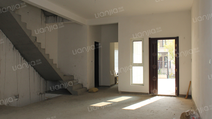 K2狮子城北区 4室2厅 南 北-客厅A