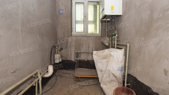 冠云路宏远景园小跃层两居出售 毛坯税费低-厨房