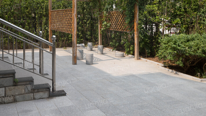 涿州开发区，双拼别墅，带大院子，房本满五，诚意出售-花园