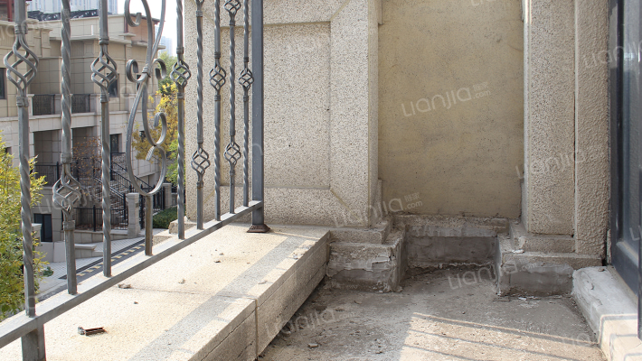 K2狮子城北区 4室2厅 南 北-露台A