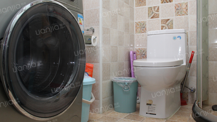 冠云路，70年大产权，人车分流，精装修，方便看房-卫生间