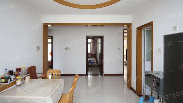 南北通透三居，通风好，采光好，明厨明卫-餐厅