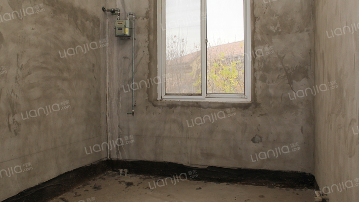 急售   名流丽苑别墅   满五可贷款，毛坯可以自由装修-厨房