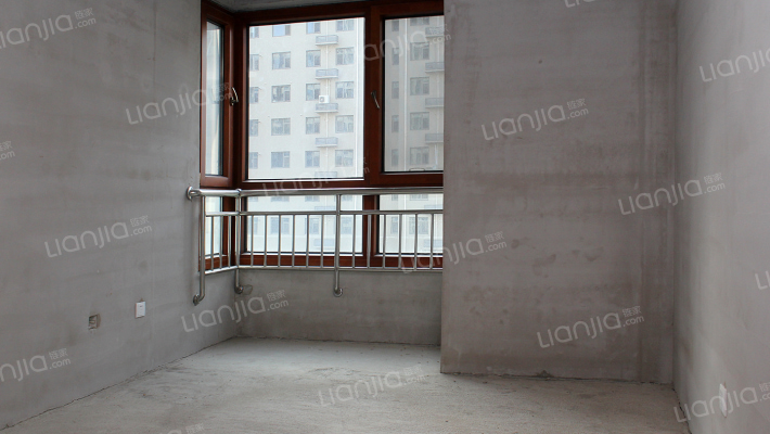 金品时代，全阳大三居，中间楼层，随看房-卧室A