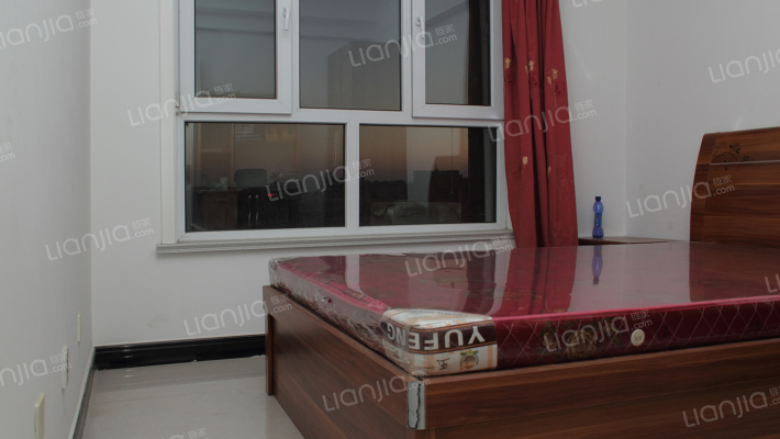 精装修 全东南三居室 中高层采光充足 带家具家电-卧室B