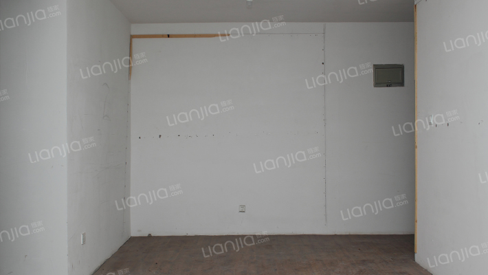 小区环境很清净，边上就是东直门医院-客厅