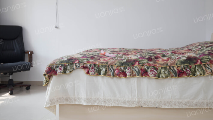 涿州开发区，双拼别墅，带大院子，房本满五，诚意出售-卧室B