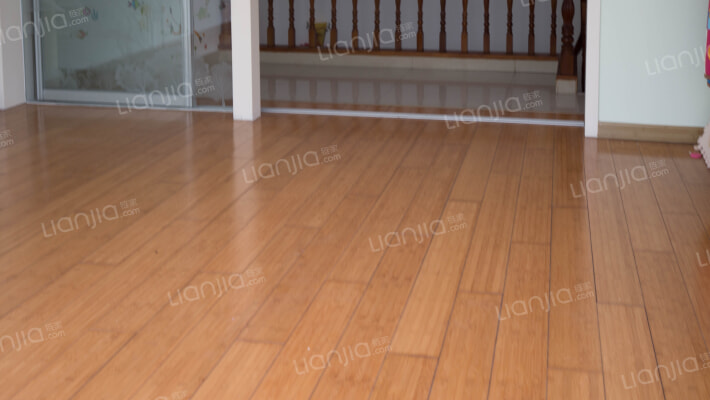 涿州开发区，双拼别墅，带大院子，房本满五，诚意出售-客厅B