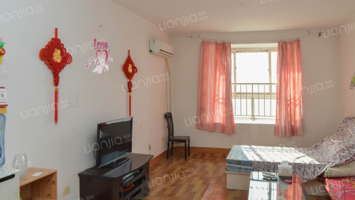 南北双通透、户型方正、房本满五、看房有钥匙-客厅