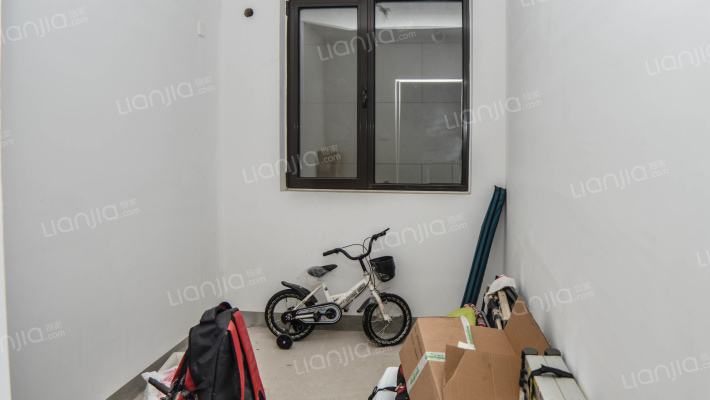 高铁新干线两居.彩光好.满二.税点低.-卧室C