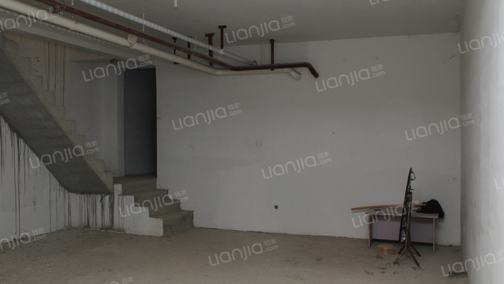 K2狮子城北区 4室2厅 南 北-客厅B