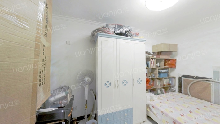 精装全南三居室 中间楼层 无挡 满两年 价还可以谈-卧室A