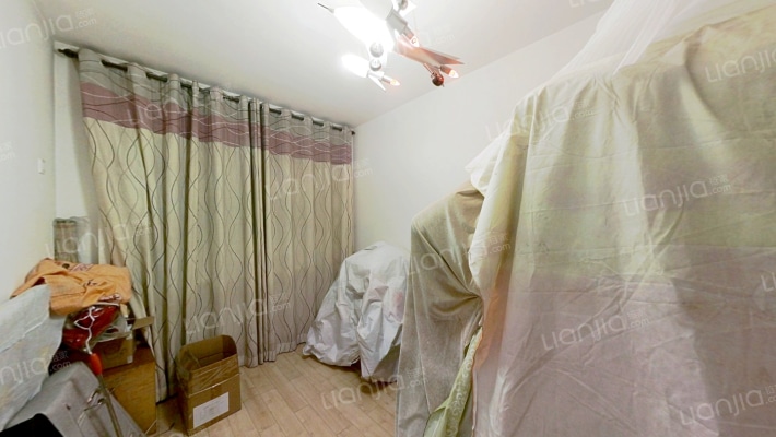 房子中间楼层无遮挡,集中供暖，前后无遮挡-卧室A