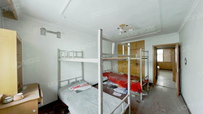 华阳建行小区   南北通透   四居室    满二-卧室C