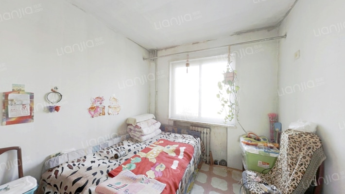 华阳西路西丁南面正规三居中间楼层税费低-卧室B