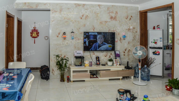 华阳路沿线，翔天万和城精装修三居，急售-客厅