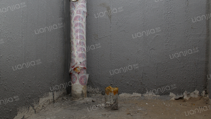 楼层好 毛坯好装修，房本满五年-卫生间