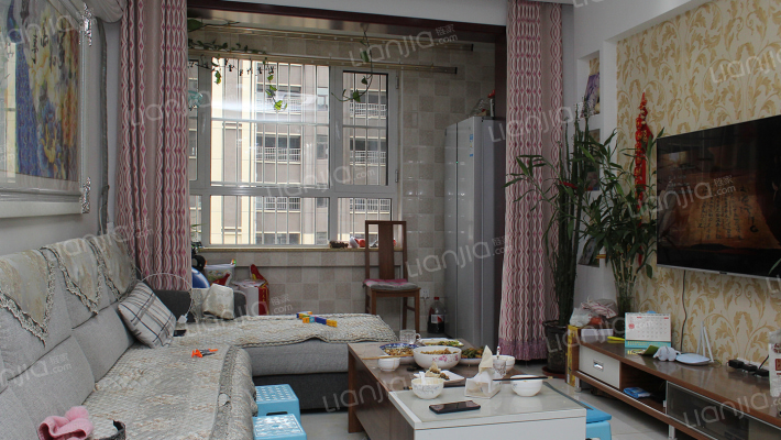 冠云路，70年大产权，人车分流，精装修，方便看房-客厅