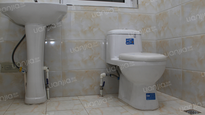 838总站祥云瑞景二期全南精装2居出售-卫生间